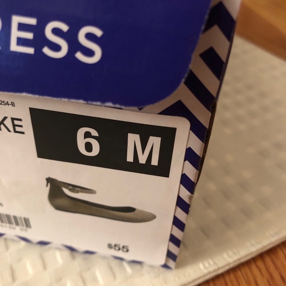 grey flats with ankle strap - Picture 5 of 5